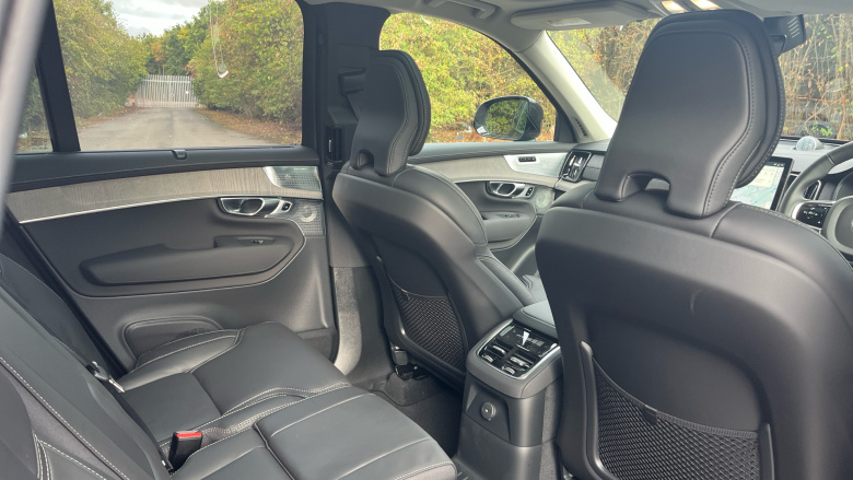 Volvo XC90 2.0 T8 PHEV Ultra Dark 5dr AWD Geartronic Estate